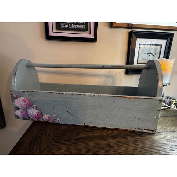 Must see! Hand painted Shabby Chic vintage wooden tool box; pink roses - Picture 8 of 9